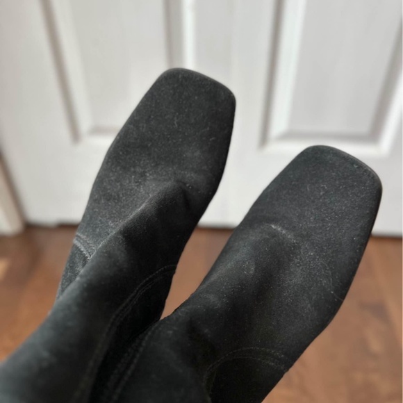 La Canadienne Suede, Fleece Lined Booties - Picture 5 of 5